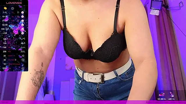 EVAshinyGIRL online show from December 2024 04:54:01 PM