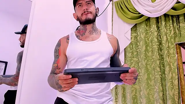 dilan scootk  online show from November 2025 07:28:01 PM