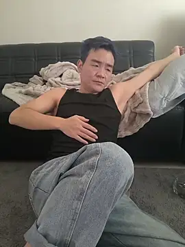 kisstoyousoon2024 online show from November 2025 12:47:01 PM