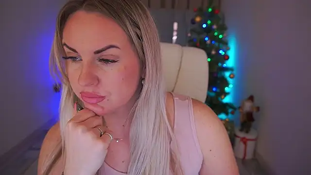 KiraCandyS online show from December 2024 08:49:01 PM
