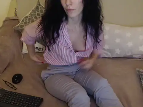 Emmatoo online show from February 2026 10:28:02 PM