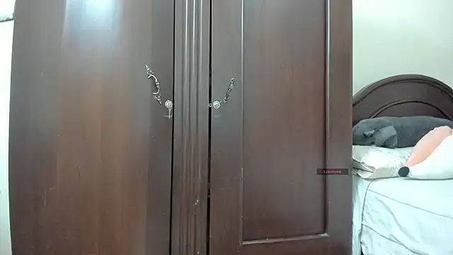 linnie  online show from March 2026 12:06:02 AM