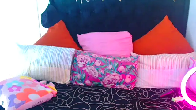 SAVAGExBOO online show from November 2025 04:06:01 PM