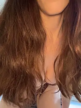 Snapshot of Eyline chatting on April 2026 10:26:01 AM Eyline online show from April 2026 10:26:01 AM