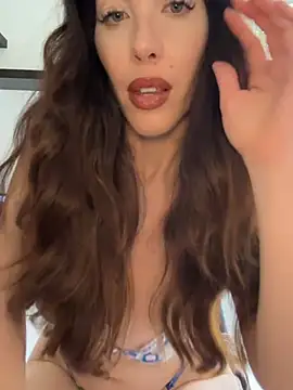 Snapshot of Eyline chatting on April 2026 09:46:02 AM Eyline online show from April 2026 09:46:02 AM