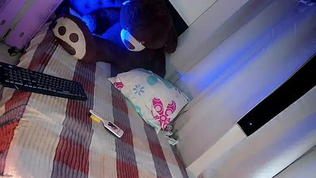 Snapshot of Maryonthemoon chatting on December 2024 01:36:02 AM Maryonthemoon online show from December 2024 01:36:02 AM