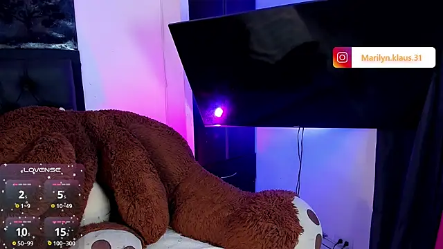 Snapshot of Maryonthemoon chatting on November 2025 11:21:02 AM Maryonthemoon online show from November 2025 11:21:02 AM