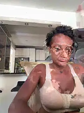 KyaraMiller online show from April 2026 09:43:01 PM