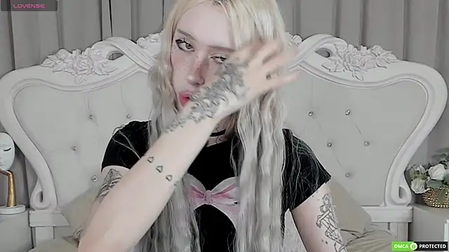 Snapshot of Joy_Barker chatting on November 2025 03:18:02 AM Joy Barker online show from November 2025 03:18:02 AM