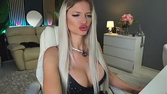 SweetBlondy35 online show from May 2026 07:26:01 AM