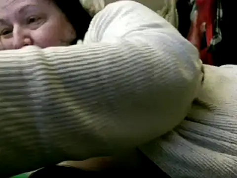 Snapshot of WHITEDAROSE chatting on December 2024 10:30:01 PM WHITEDAROSE online show from December 2024 10:30:01 PM