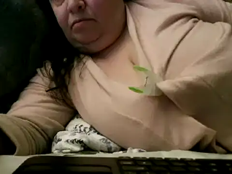 Snapshot of WHITEDAROSE chatting on February 2025 10:40:02 PM WHITEDAROSE online show from February 2025 10:40:02 PM