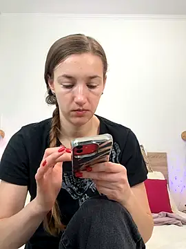 Snapshot of KateRedgar chatting on November 2025 09:53:01 AM KateRedgar online show from November 2025 09:53:01 AM