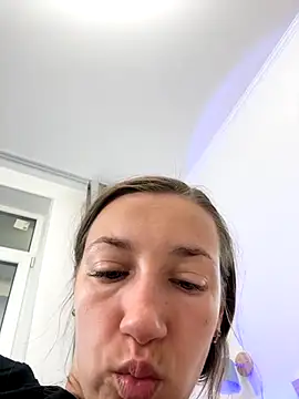 Snapshot of KateRedgar chatting on December 2025 09:18:01 AM KateRedgar online show from December 2025 09:18:01 AM