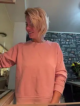 Snapshot of tanyagrey chatting on October 2025 07:01:01 AM tanyagrey online show from October 2025 07:01:01 AM