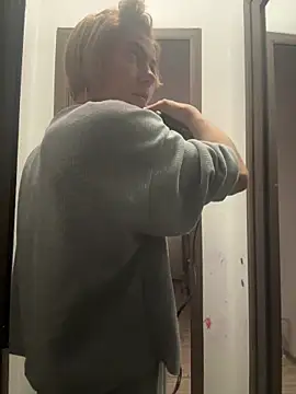 Snapshot of tanyagrey chatting on November 2025 06:47:02 AM tanyagrey online show from November 2025 06:47:02 AM