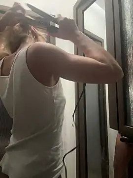 Snapshot of tanyagrey chatting on December 2025 07:14:02 AM tanyagrey online show from December 2025 07:14:02 AM