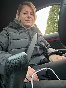 Snapshot of tanyagrey chatting on December 2025 06:22:02 AM tanyagrey online show from December 2025 06:22:02 AM