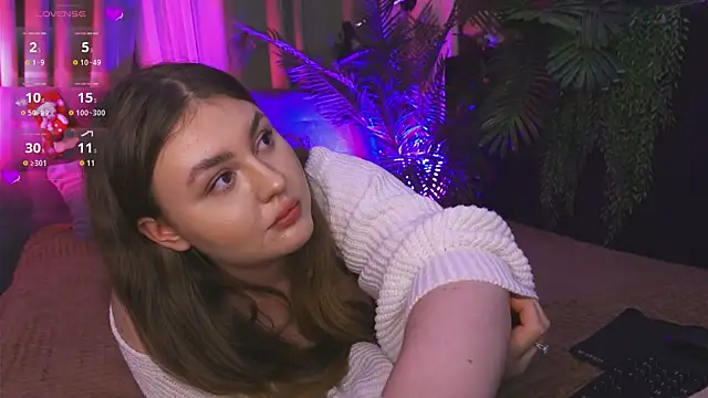 Mia  Peach online show from December 2024 09:43:02 PM