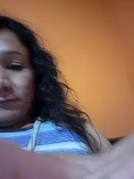 miicheele32 online show from December 2025 05:39:02 AM