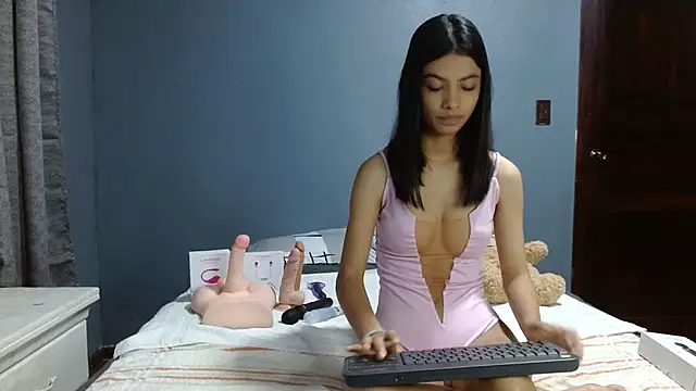 Snapshot of LiaOrtiz69 chatting on December 2024 12:19:01 AM LiaOrtiz69 online show from December 2024 12:19:01 AM