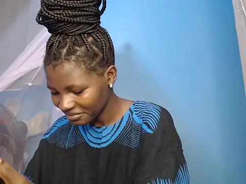 TrishaKalid online show from November 2025 09:32:01 AM