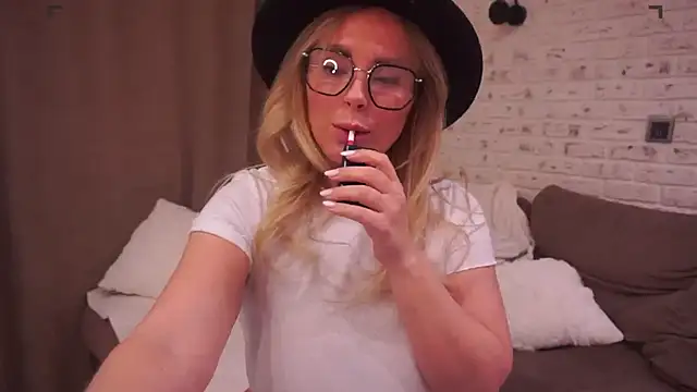 Charming Daphny online show from March 2025 12:51:01 PM