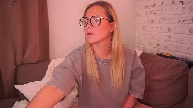 Charming Daphny online show from March 2025 04:04:02 PM