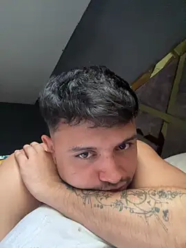 Snapshot of bruce__naughty chatting on October 2025 08:53:02 PM bruce naughty online show from October 2025 08:53:02 PM