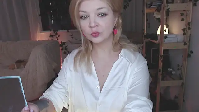 Snapshot of Brience chatting on March 2025 03:23:02 AM Brience online show from March 2025 03:23:02 AM