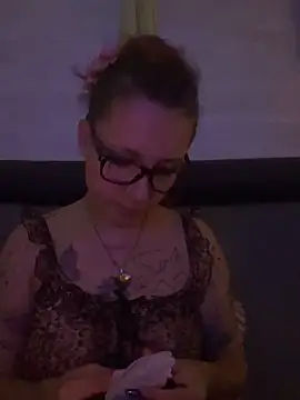 Snapshot of Hawitxui chatting on September 2025 06:46:01 PM Hawitxui online show from September 2025 06:46:01 PM