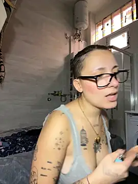 Snapshot of Hawitxui chatting on October 2025 09:18:01 AM Hawitxui online show from October 2025 09:18:01 AM