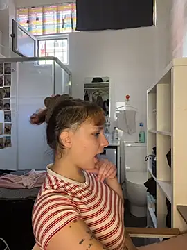 Snapshot of Hawitxui chatting on October 2025 12:12:02 PM Hawitxui online show from October 2025 12:12:02 PM