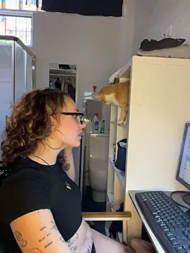 Snapshot of Hawitxui chatting on November 2025 10:37:01 AM Hawitxui online show from November 2025 10:37:01 AM