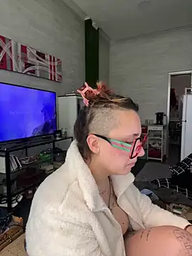 Snapshot of Hawitxui chatting on December 2025 09:35:02 AM Hawitxui online show from December 2025 09:35:02 AM