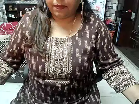 kiranpreet85 online show from March 2025 02:01:01 PM