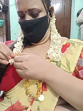 Snapshot of ashikaa_r chatting on June 2026 06:17:01 PM ashikaa r online show from June 2026 06:17:01 PM