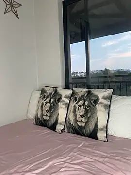 Dime-   online show from February 2026 04:52:02 PM