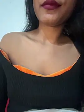 Snapshot of Hot_Goldengirl chatting on December 2025 07:18:01 PM Hot Goldengirl online show from December 2025 07:18:01 PM