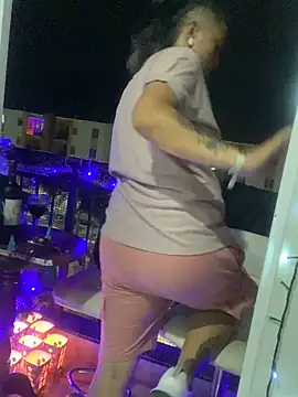 Snapshot of luisa16xxx chatting on December 2024 01:46:01 AM luisa16xxx online show from December 2024 01:46:01 AM