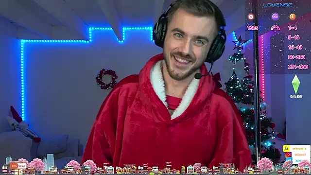 Snapshot of Mikev chatting on December 2024 07:05:01 PM Mikev online show from December 2024 07:05:01 PM