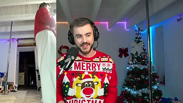 Snapshot of Mikev chatting on December 2024 07:07:02 PM Mikev online show from December 2024 07:07:02 PM