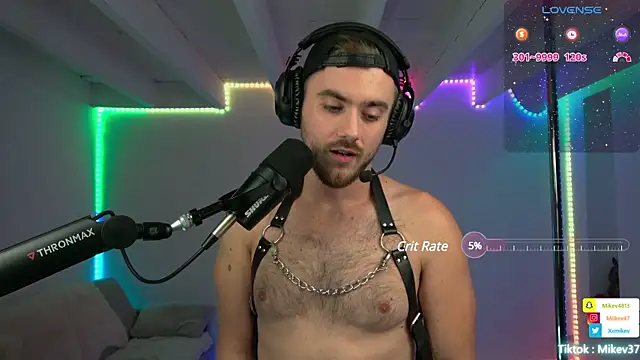 Snapshot of Mikev chatting on March 2025 07:04:02 PM Mikev online show from March 2025 07:04:02 PM