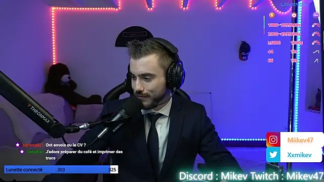 Snapshot of Mikev chatting on September 2025 06:10:01 PM Mikev online show from September 2025 06:10:01 PM