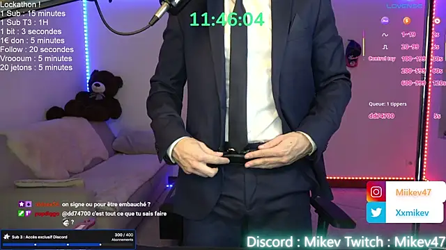 Snapshot of Mikev chatting on October 2025 06:08:02 PM Mikev online show from October 2025 06:08:02 PM