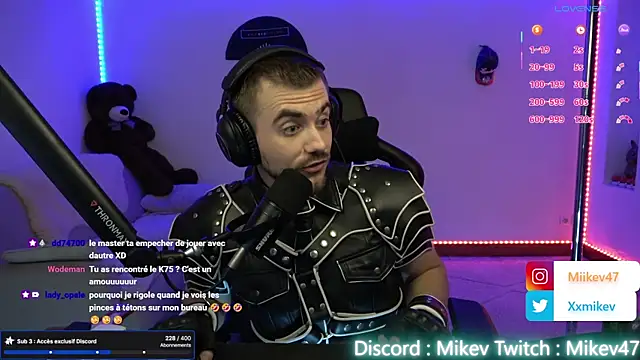 Snapshot of Mikev chatting on October 2025 06:08:02 PM Mikev online show from October 2025 06:08:02 PM