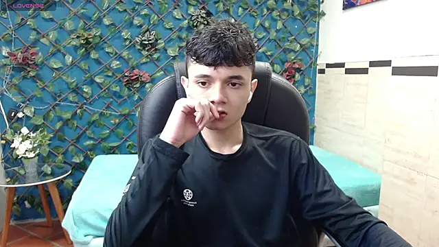 Waturox online show from March 2025 07:22:01 PM