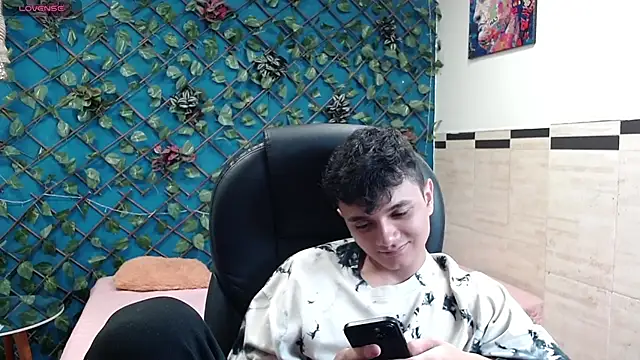 Waturox online show from November 2025 06:29:01 PM