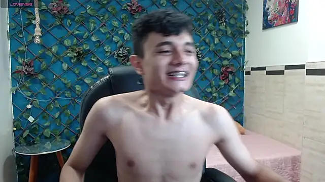 Waturox online show from November 2025 07:13:01 PM