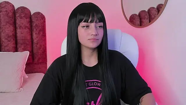 Snapshot of nahiapaws chatting on December 2024 06:11:01 PM nahiapaws online show from December 2024 06:11:01 PM